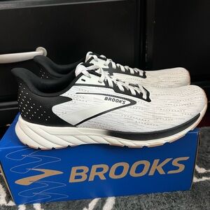 Brooks Men's White and Black Running Shoes
